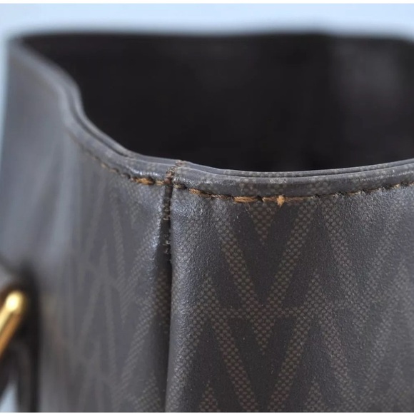 Mario Valentino Bucket Bag -As is -See With Unbranded Chain Straps Preowned - Picture 15 of 17